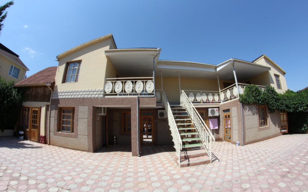 Фото отеля 2