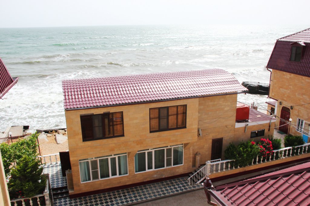 Фото Красный Бак