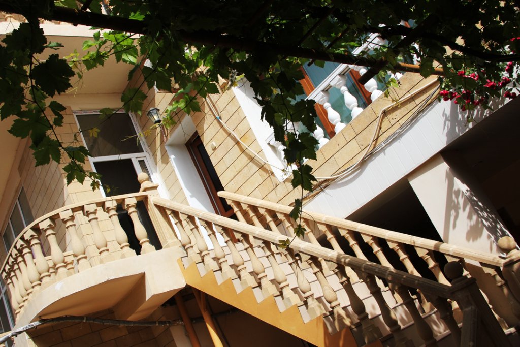 Фото Красный Бак