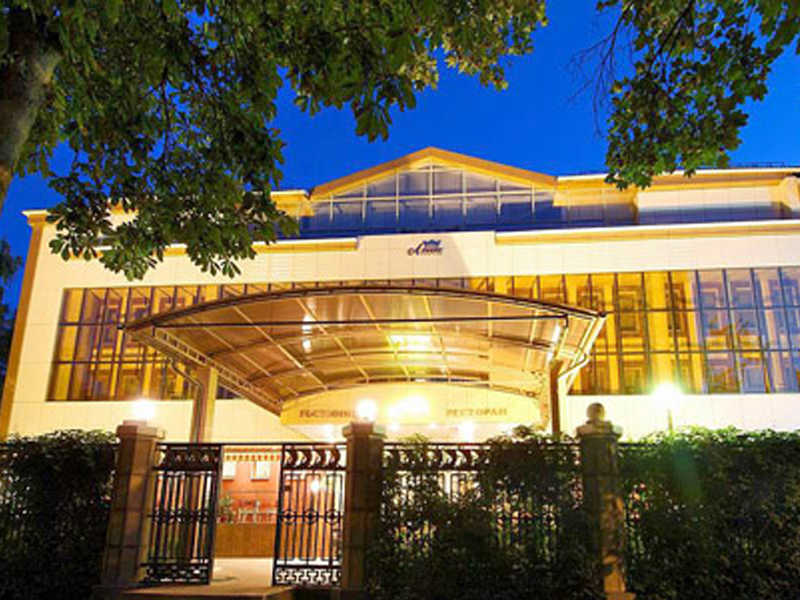 Фото Платан