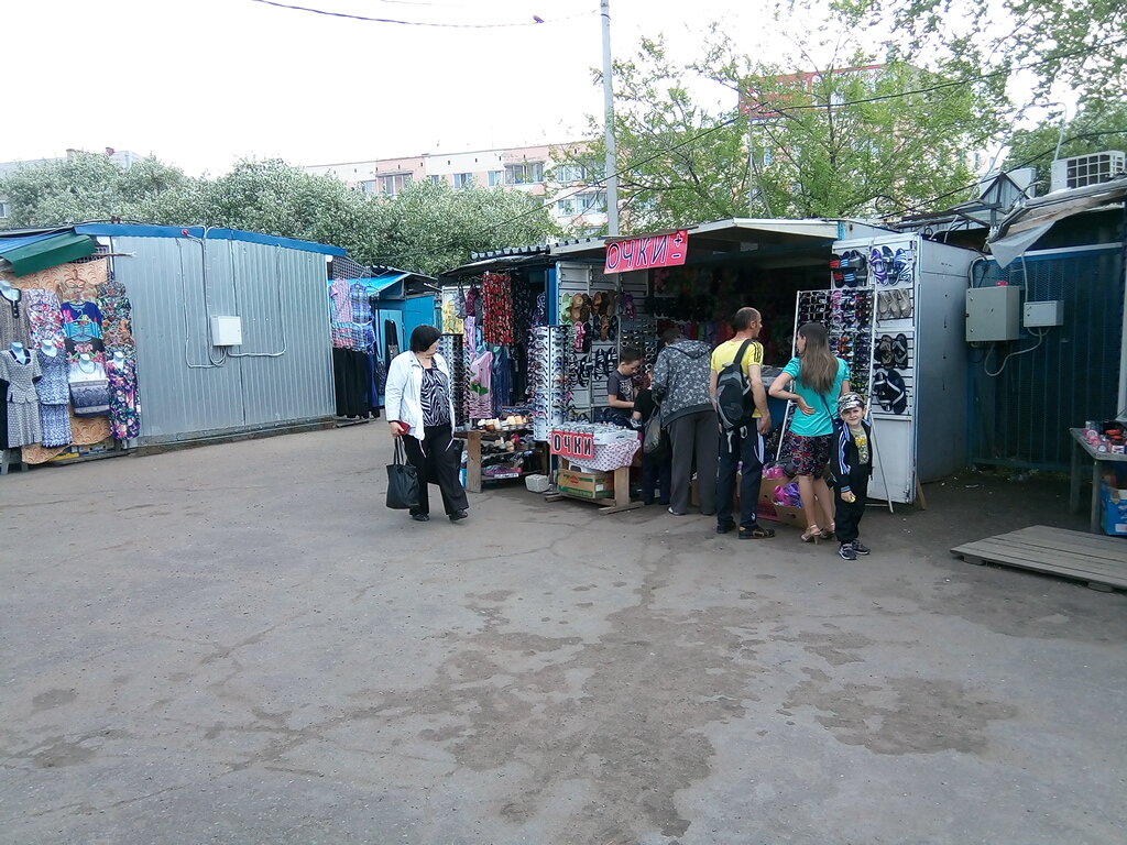 متجر بيع العطور ومستحضرات التجميل Magazin parfyumerii i kosmetiki ، ، صورة