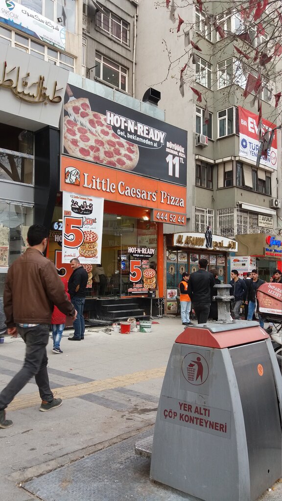 محل صنع البيتزا Little Caesars Cerrahpaşa Branch ، اسطنبول، صورة