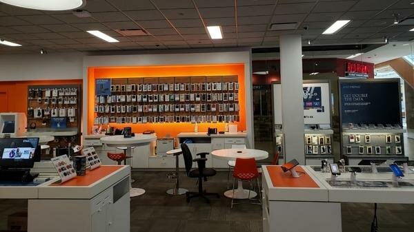 Mobile phone store At&t Store, State of New Hampshire, photo