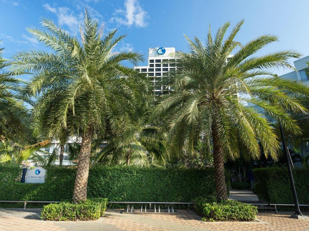 Фото Cholchan Pattaya Beach Resort