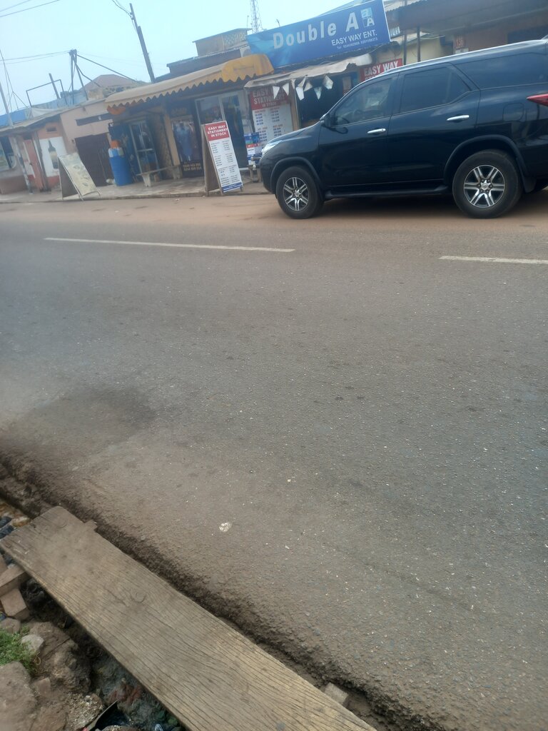 Tailor Fuzzy Clothing, Accra, photo