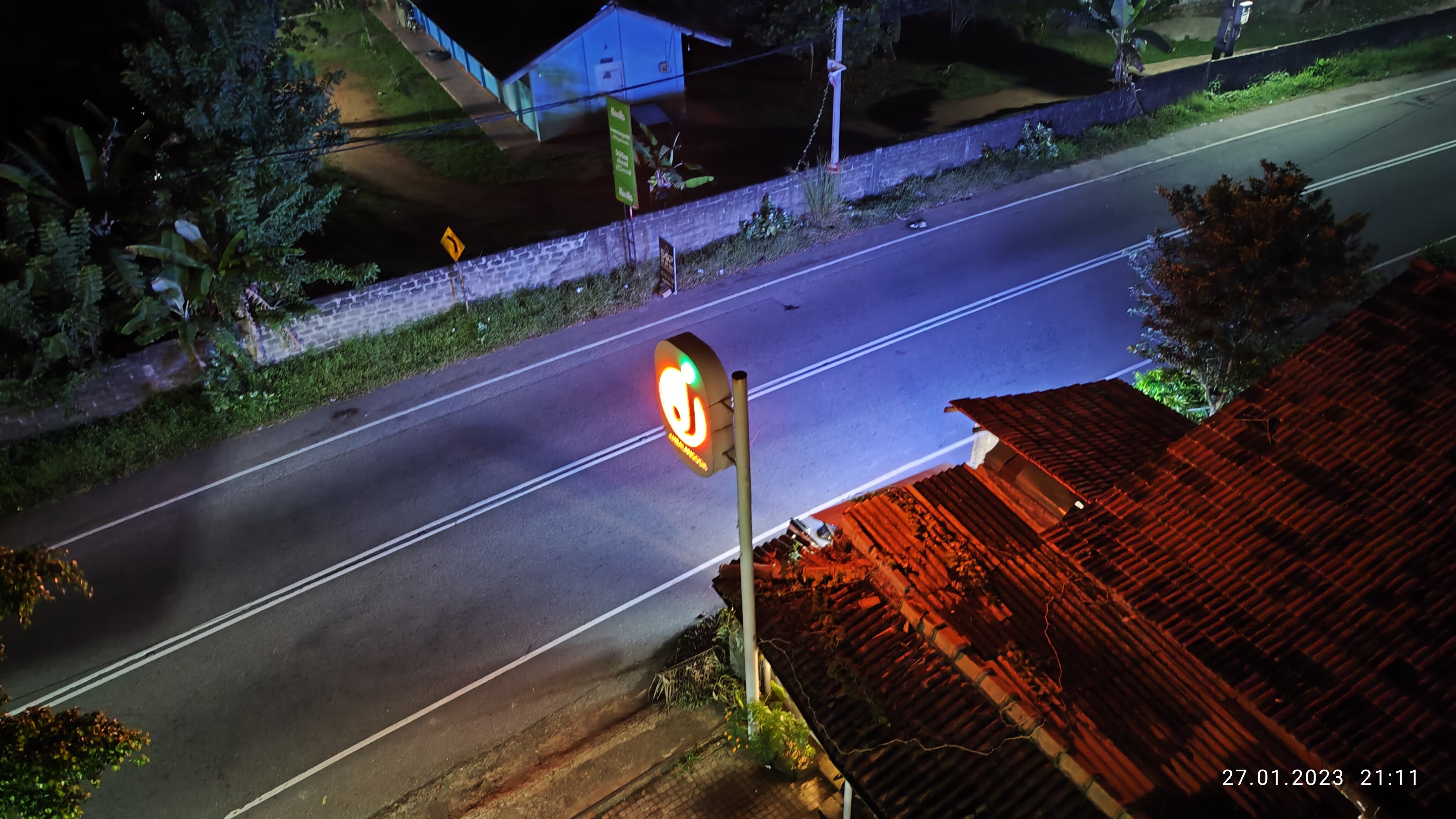 Фото J Ambalangoda