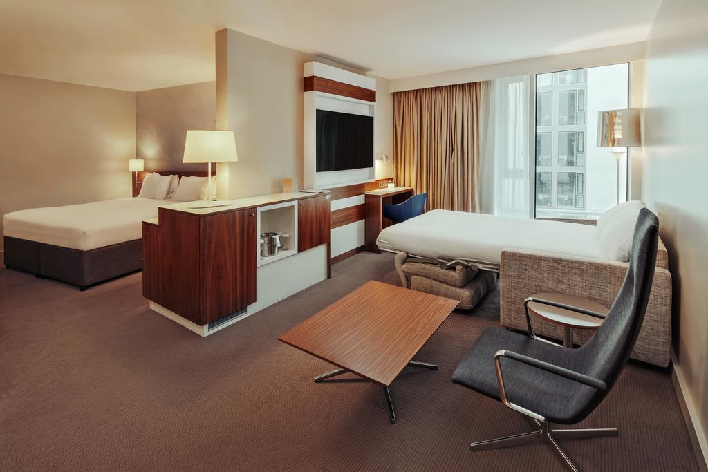 Фото DoubleTree by Hilton London - Tower of London