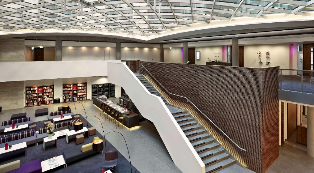 Фото DoubleTree by Hilton London - Tower of London