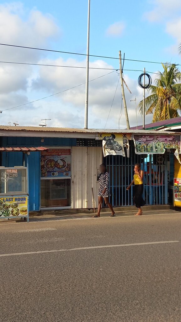 Bar, pub Last hour ginger spot, Accra, photo