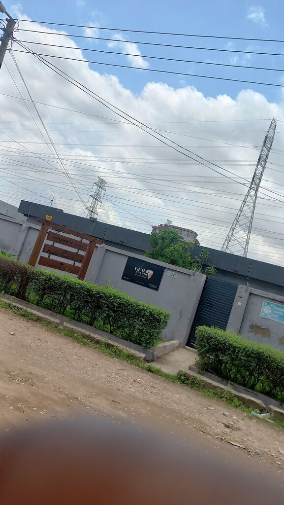 Hotel operator Intrigued by Service, Accra, photo