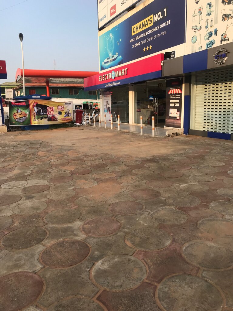 Household appliances store Electromart, Accra, photo