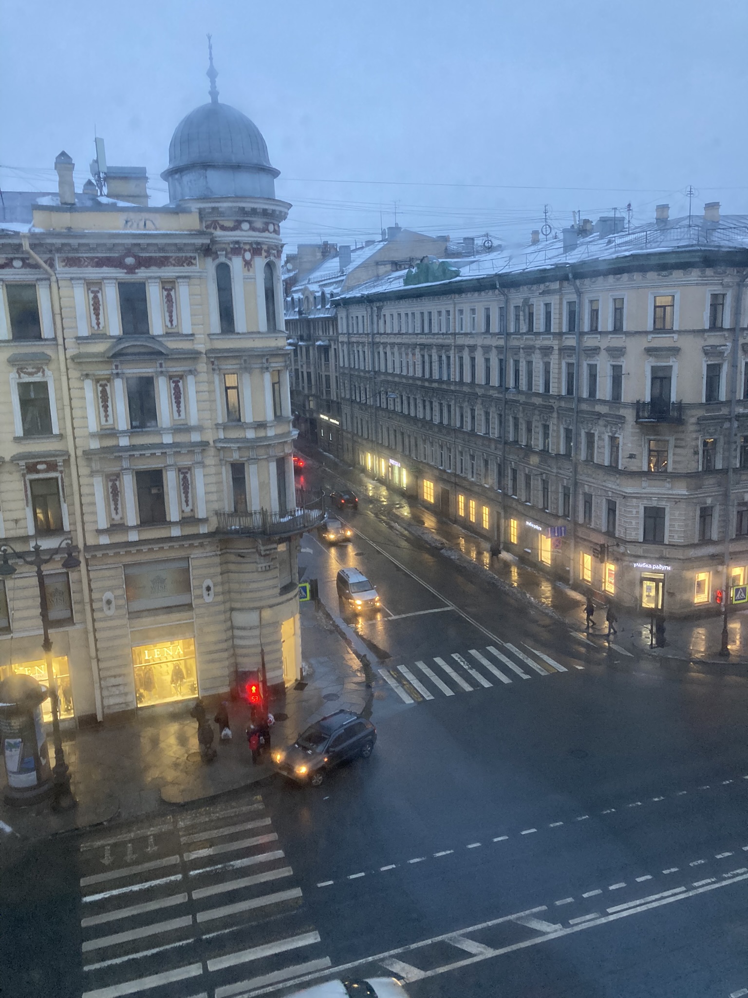 Фото Демократ на Невском 147