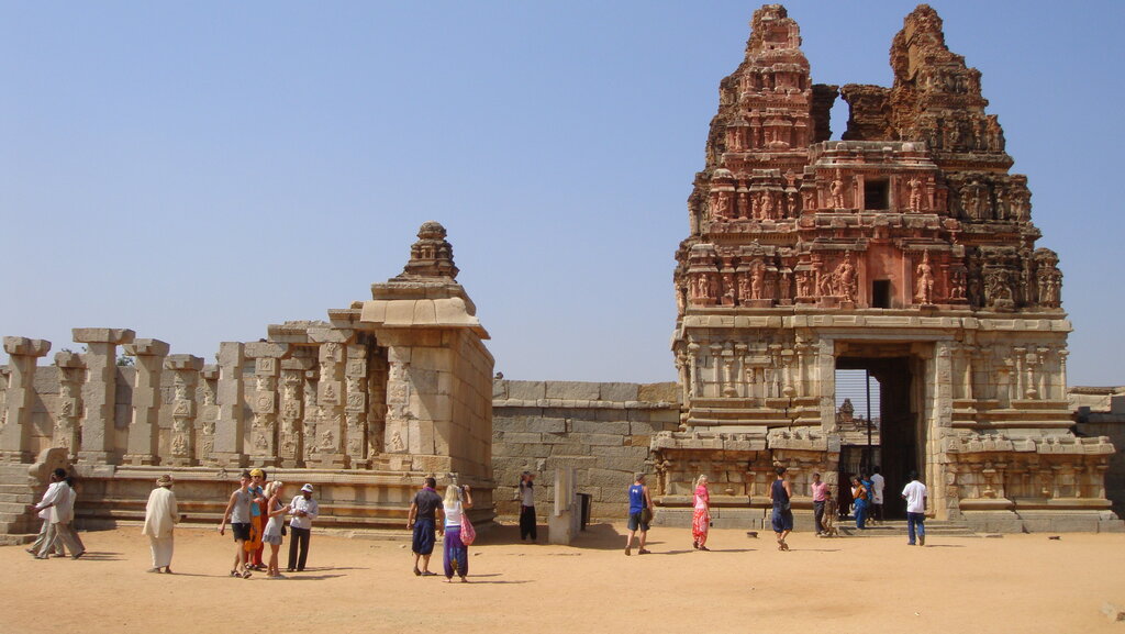 Pagoda Krishna Temple, Karnataka, photo