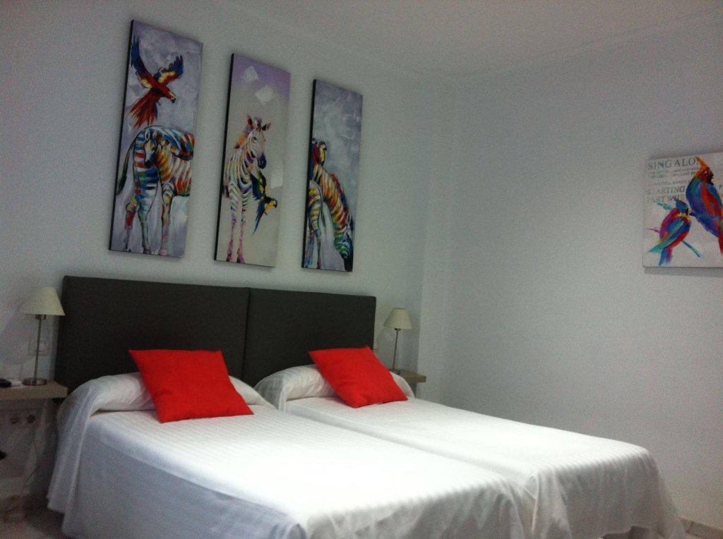 Фото Cool Sevilla Hotel