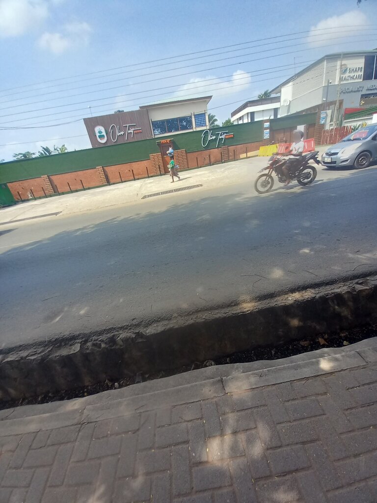 Cafe Oliver Twist Shack, Accra, photo