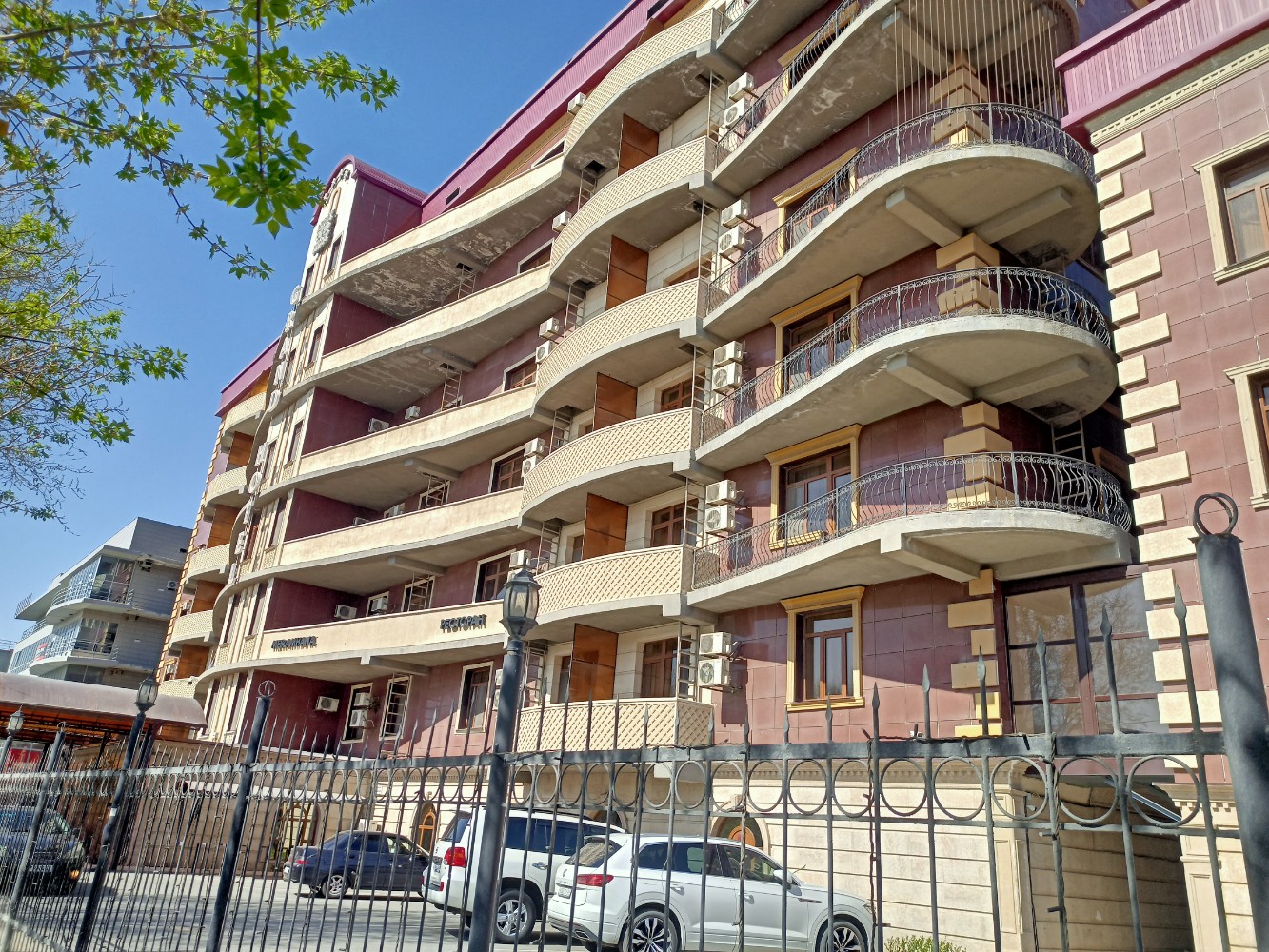 Фото отеля 2