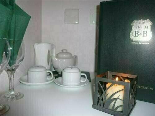 Гостиница Arch Guesthouse в Клифдене