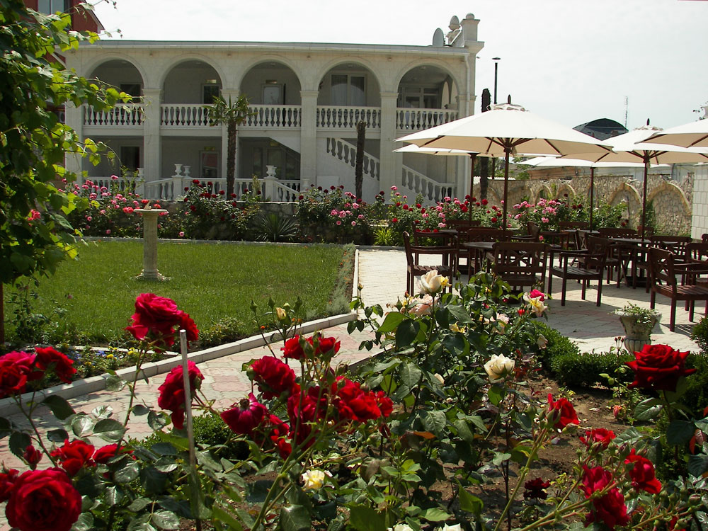 Фото отеля 2