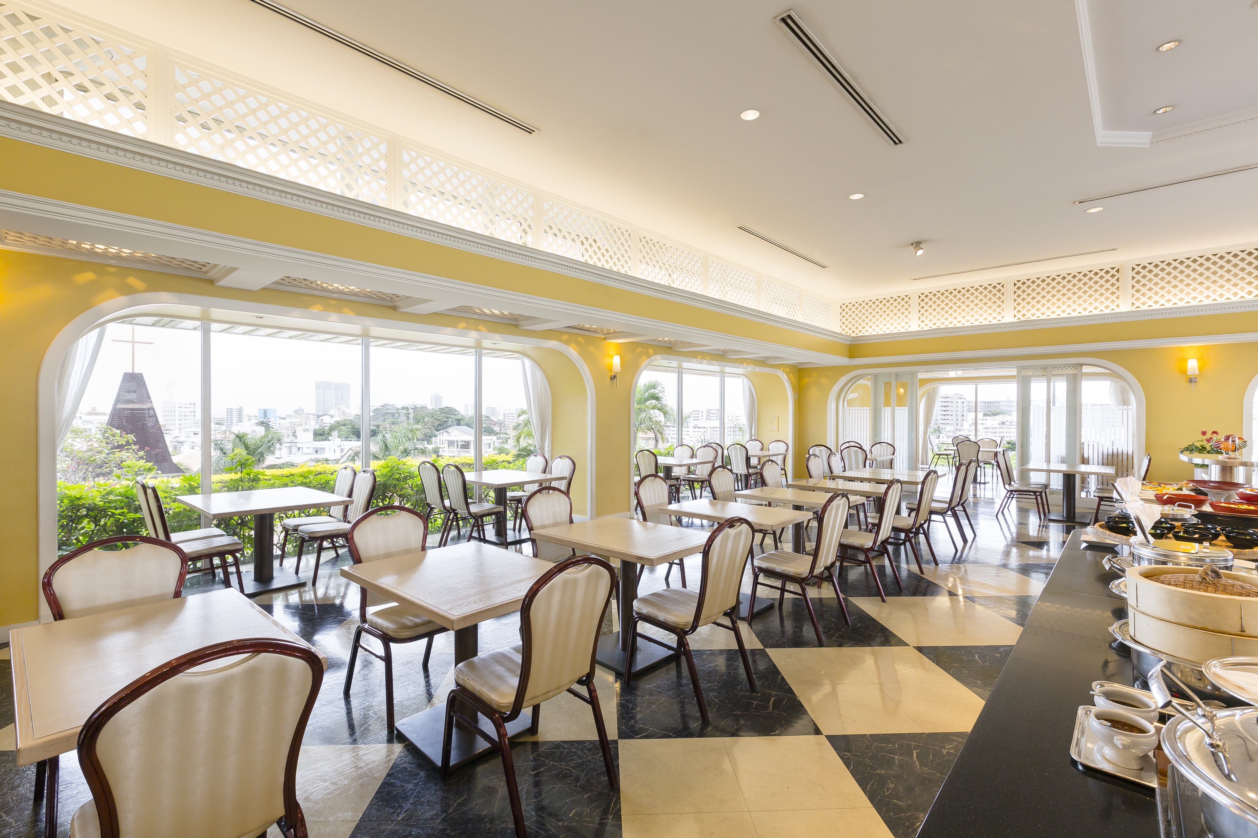 Фото DoubleTree by Hilton Hotel Naha Shuri Castle