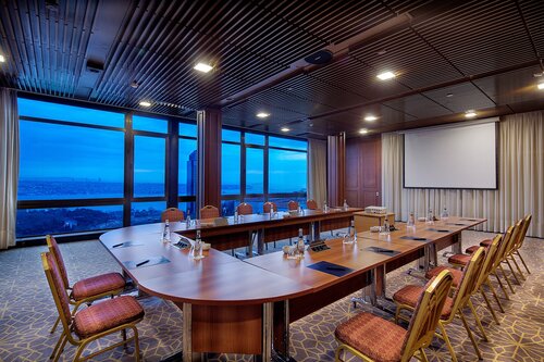 Внешний вид отеля Hilton Istanbul Bosphorus в Шишлях, фото 5