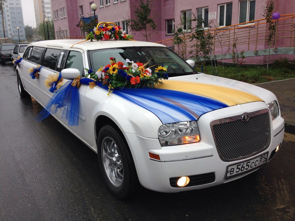 Şehiriçi yolcu taşımacılığı Limuzin Chrysler Bentley-Style, Noyabrsk, foto