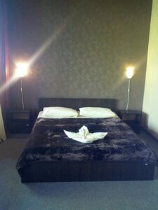 7 Ozer (derevnya Zelyonaya Polyana, Kurortnaya ulitsa, 3/3), hotel