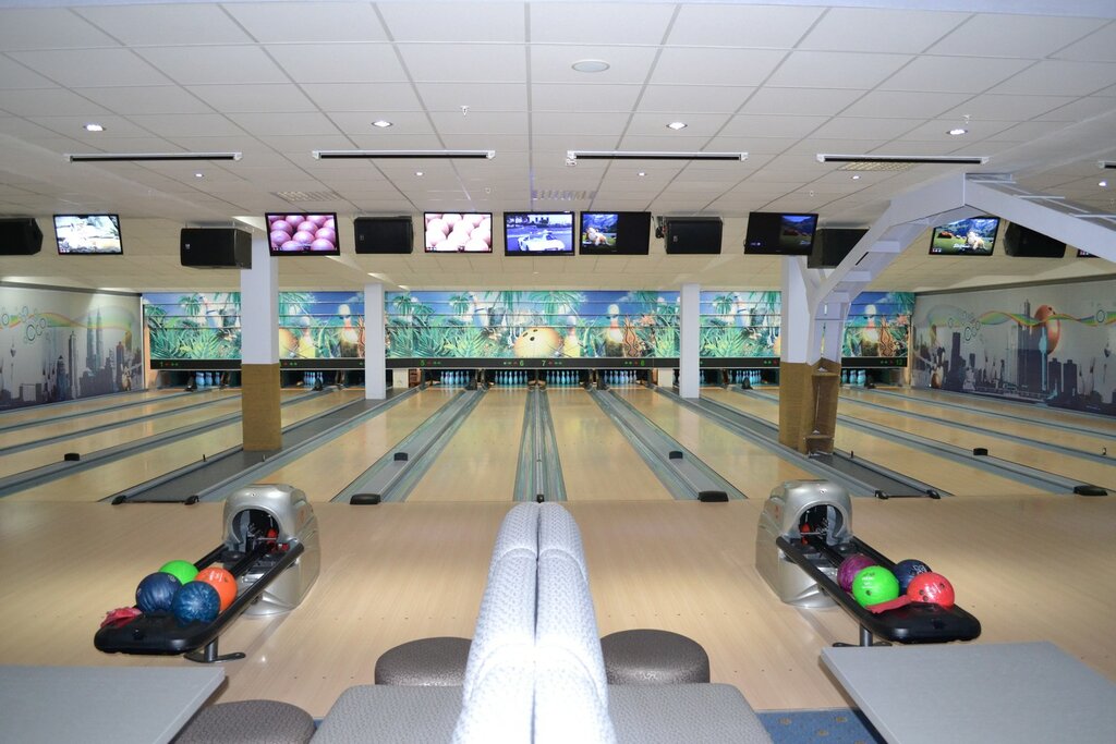 Боулинг-центр с кафе 