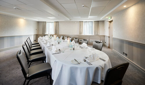 Гостиница DoubleTree by Hilton Hotel Newbury North