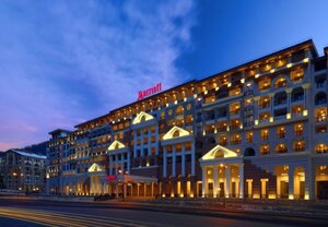 Sochi Marriott Krasnaya Polyana (Vremena Goda Embankment, 1) ، فندق