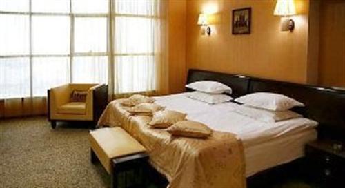 Фото Мартон Пелас