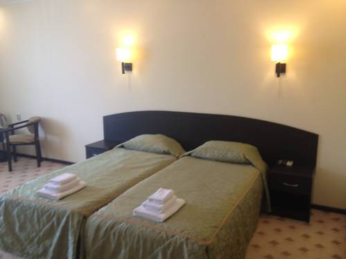 Фото Платан