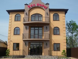 Bon Hotel