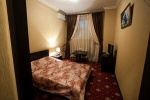 Florence (Yasenevaya Street, 41А), hotel