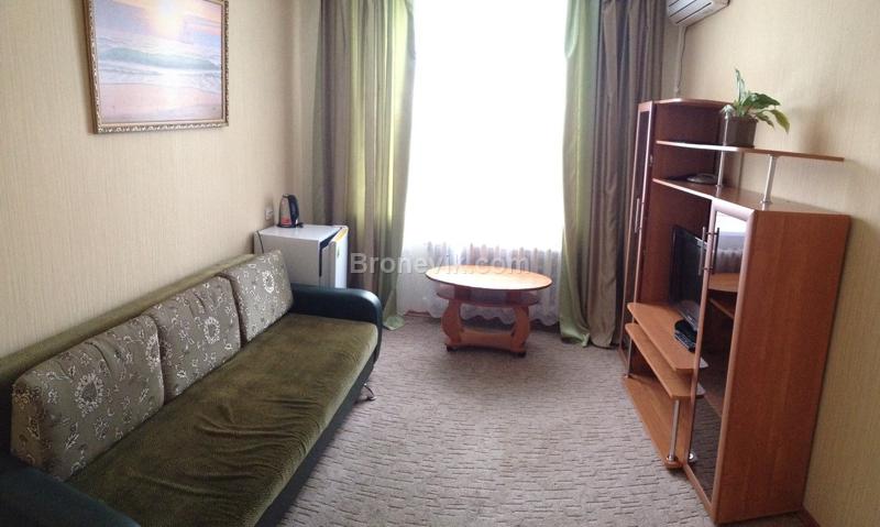 Фото Селена