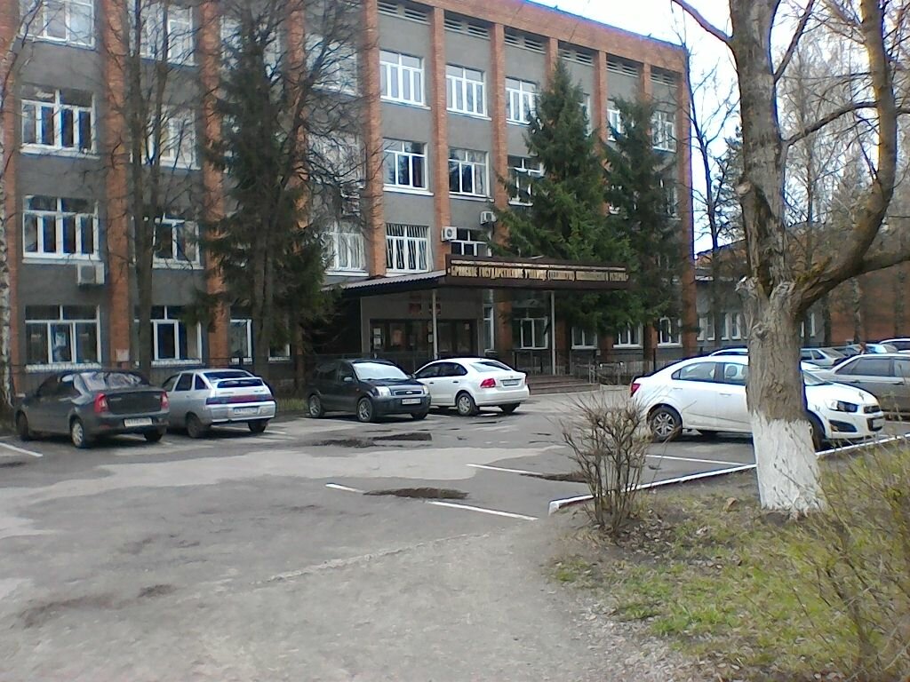 مدرسة مهنية Брянское государственное училище олимпийского резерва ، بريانسك، صورة