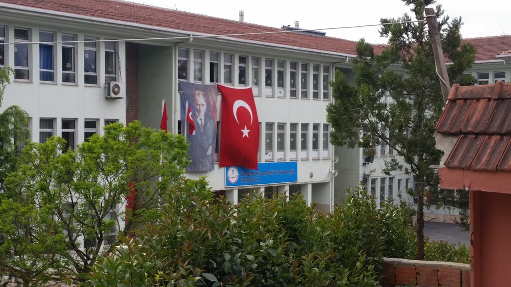 School Kemerburgaz Martyr Er Sinan Sen Secondary School, Istanbul, photo