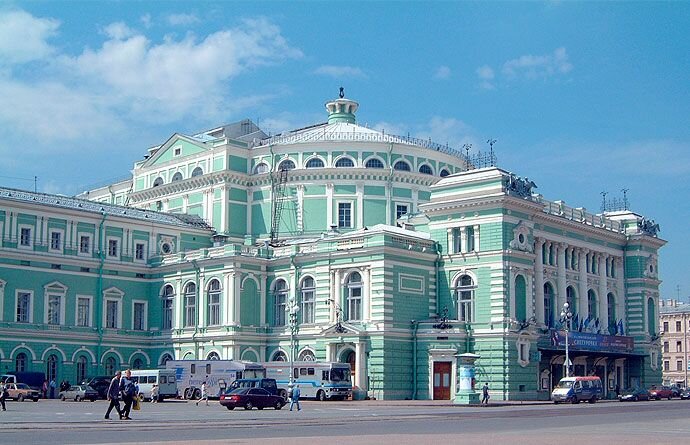 Carnival, theater and dance costumes Khudozhestvenny proizvodstvenny kombinat Marinskogo teatra, Saint Petersburg, photo
