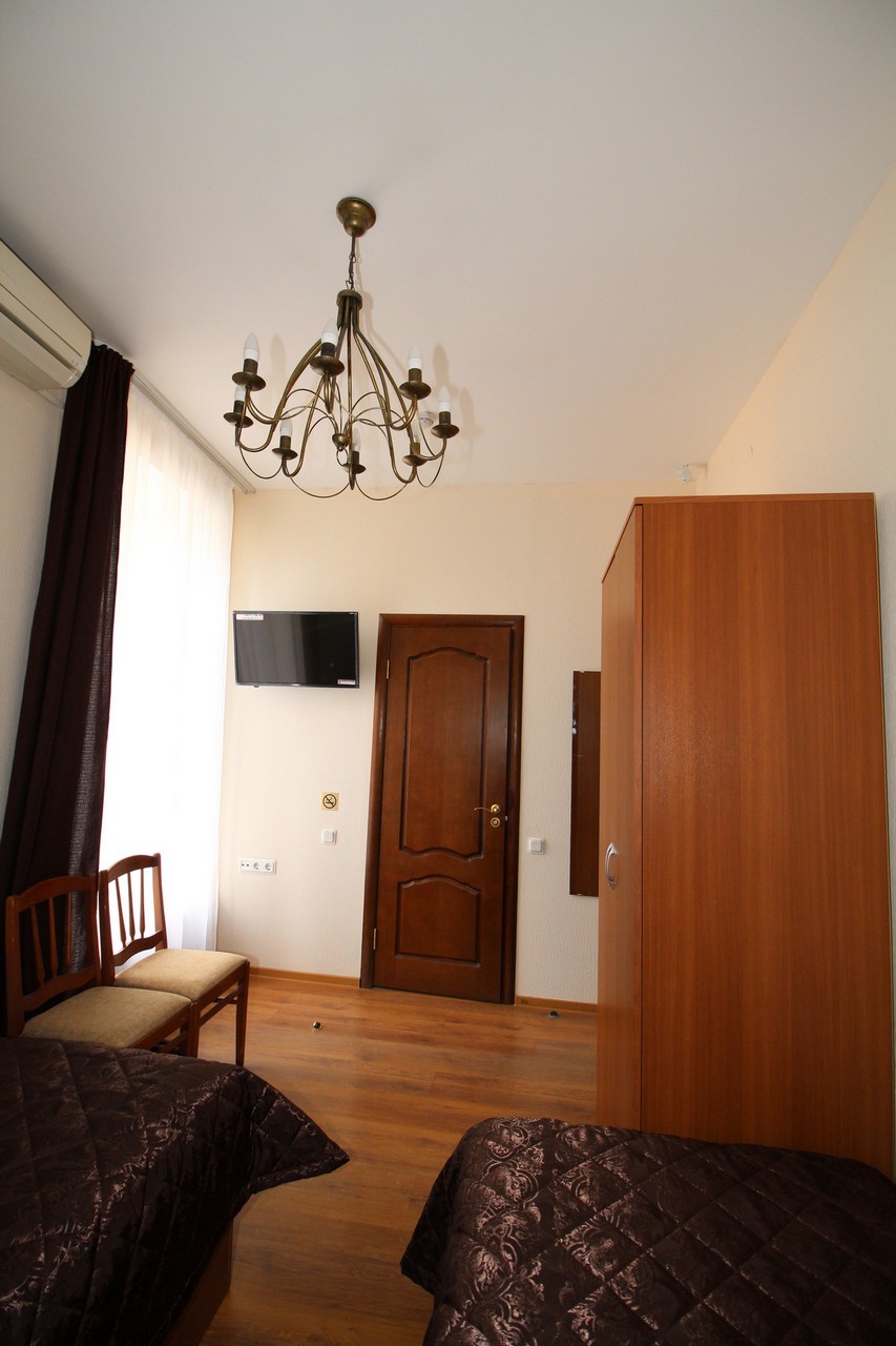 Фото Демократ на Невском 147