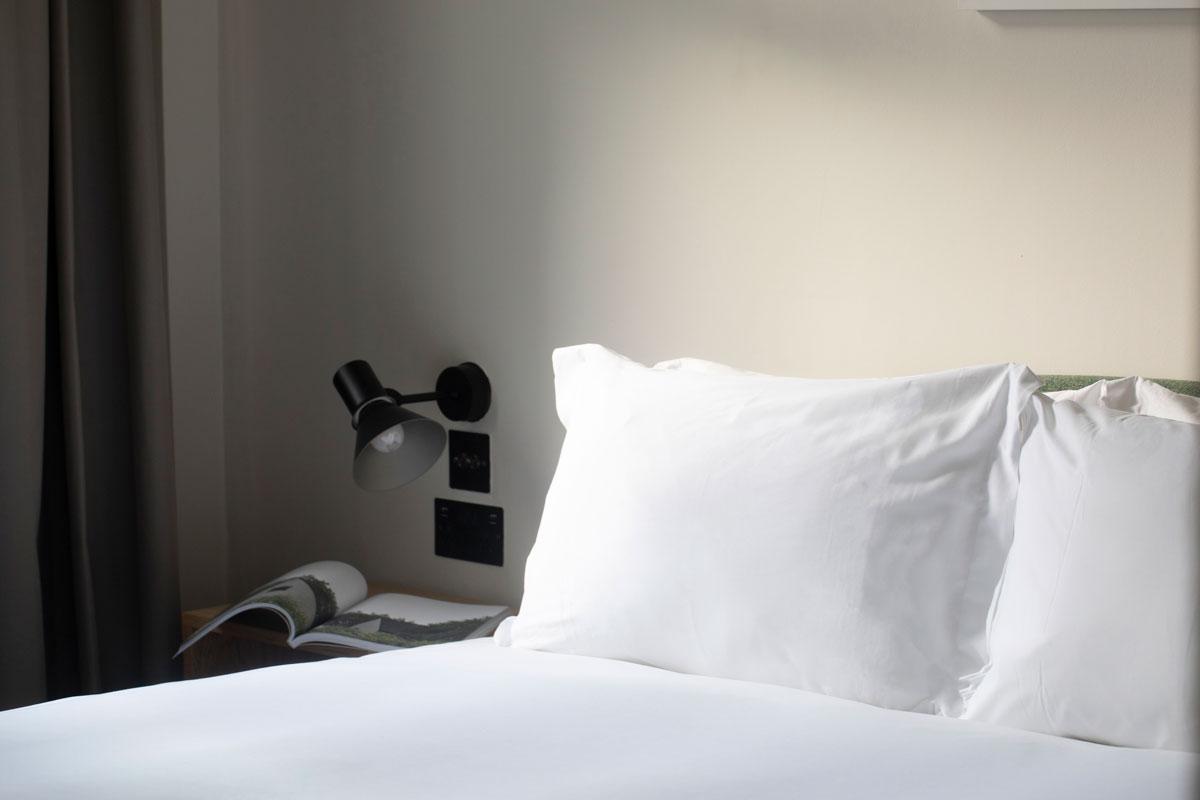 Фото Bedford Corner Hotel