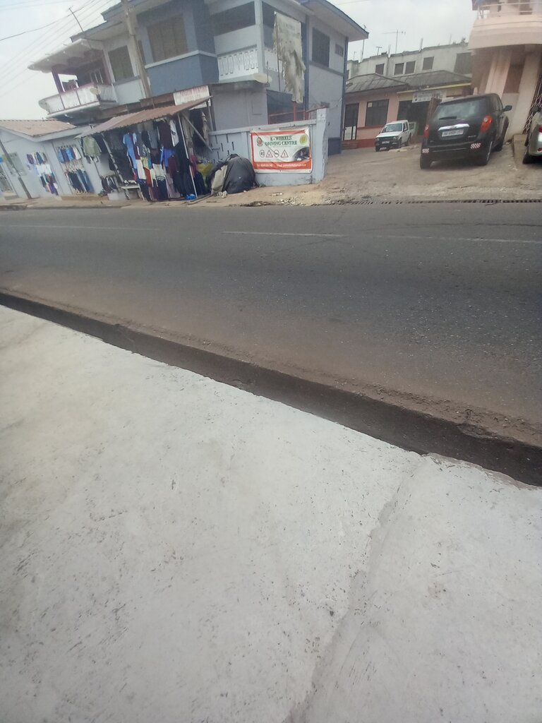 Driving school E wHeel Driving School, Accra, photo