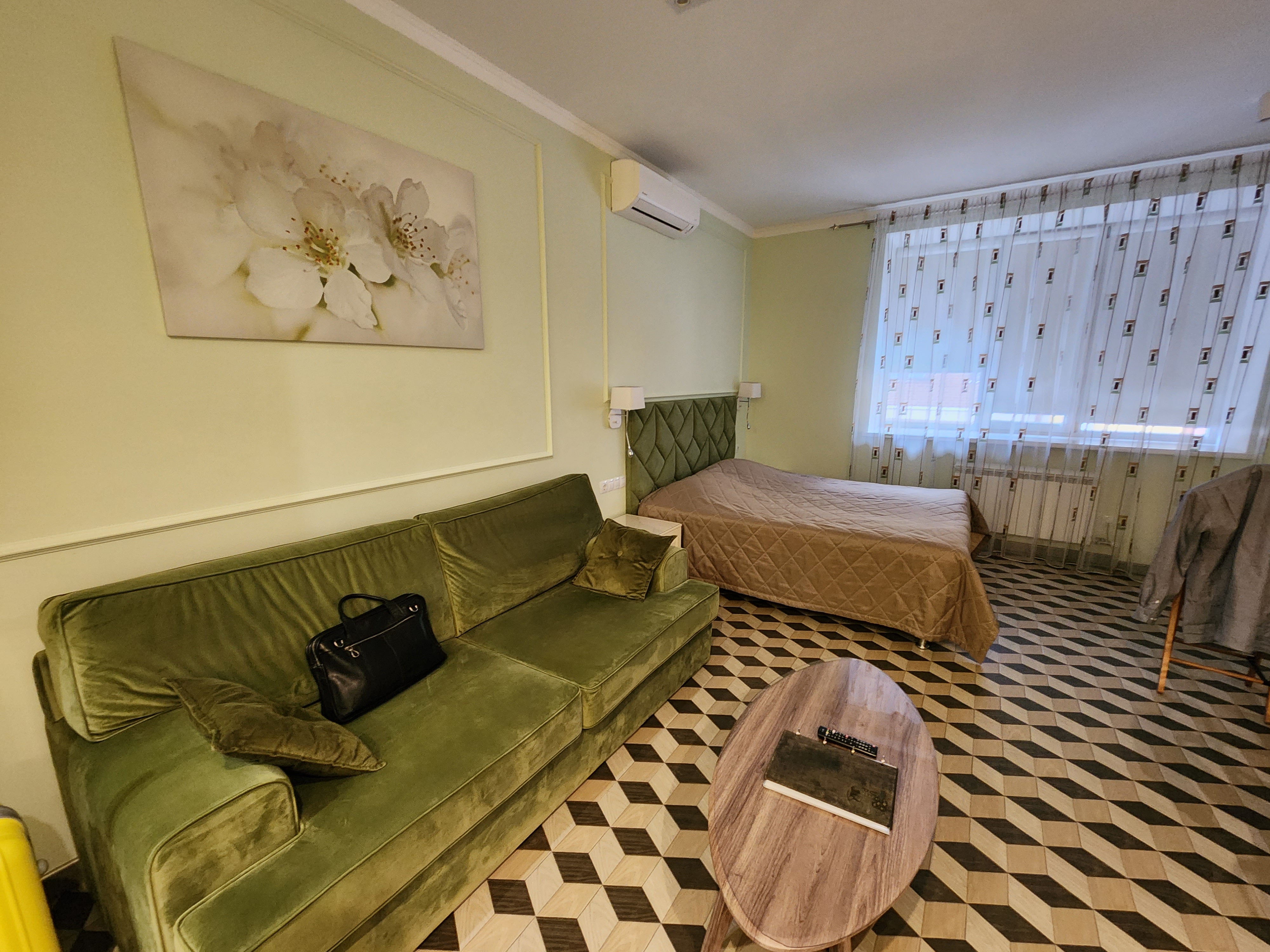 Фото Up art old city