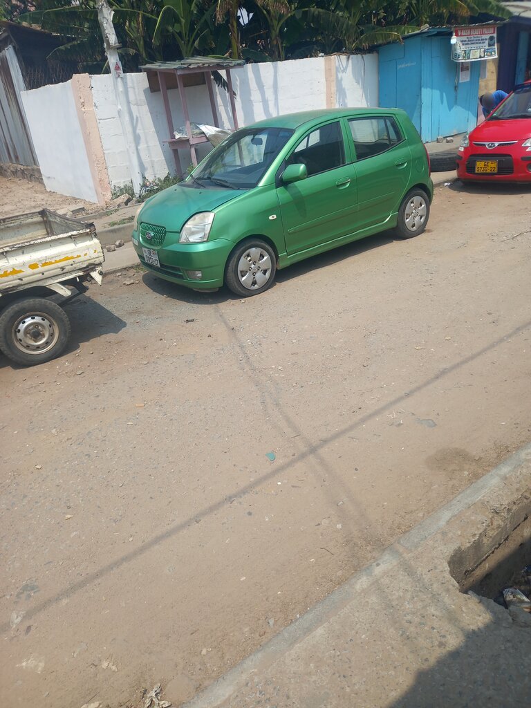 Graphic design studio A naks ventures, Accra, photo