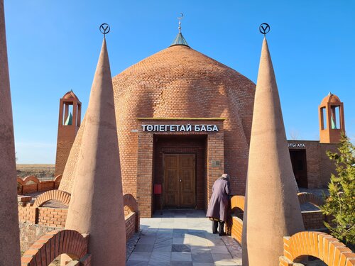 Порно фильмдерде өз еркін соратын жігіттер бар.