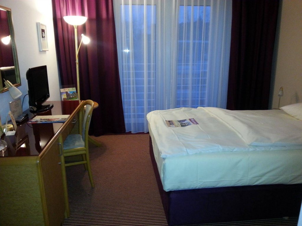 Фото Отель Hk Dusseldorf City