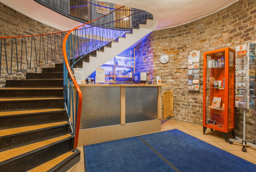 Фото a&o Köln Dom