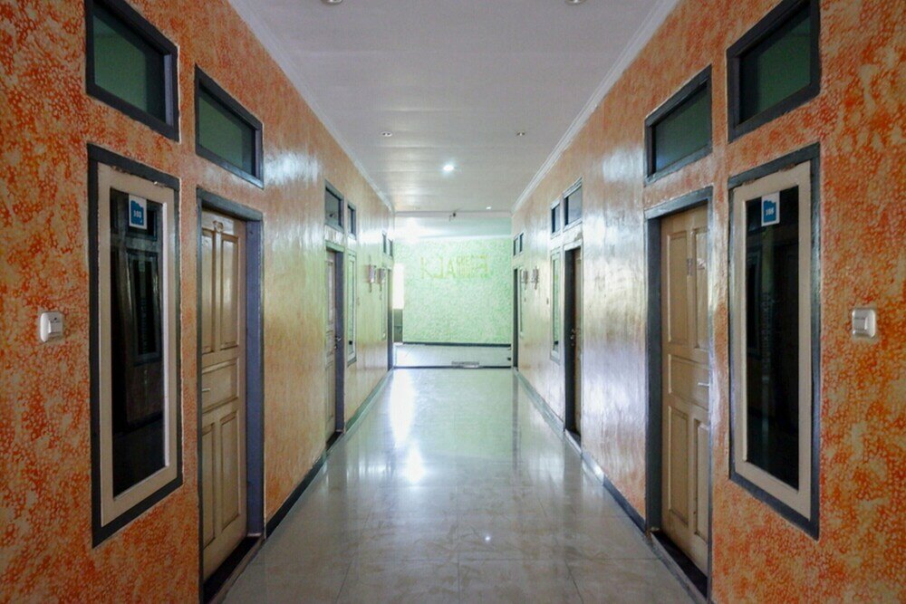 Фото RedDoorz near Gor Wisanggeni