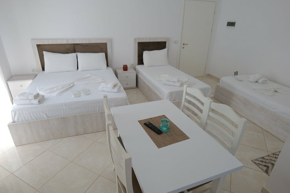 Фото Shark Hotel