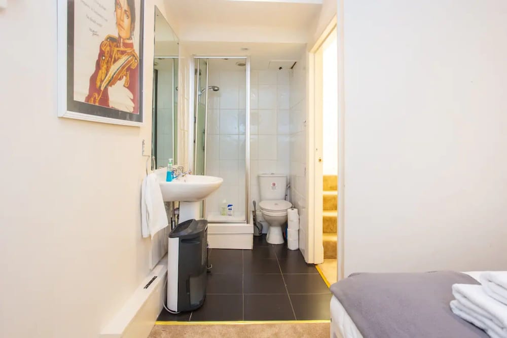 Фото Peaceful 2 Bedroom Apartment in Affluent Fulham