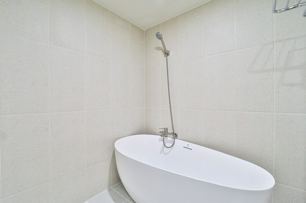 Фото Calm Rest Hotel