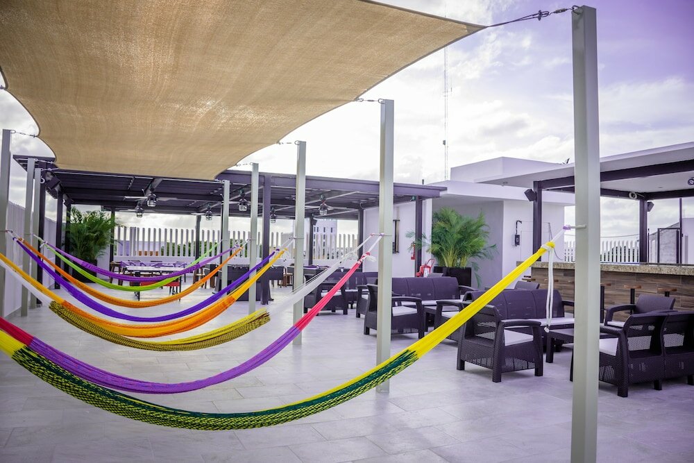 Фото Nomads Party Hostel